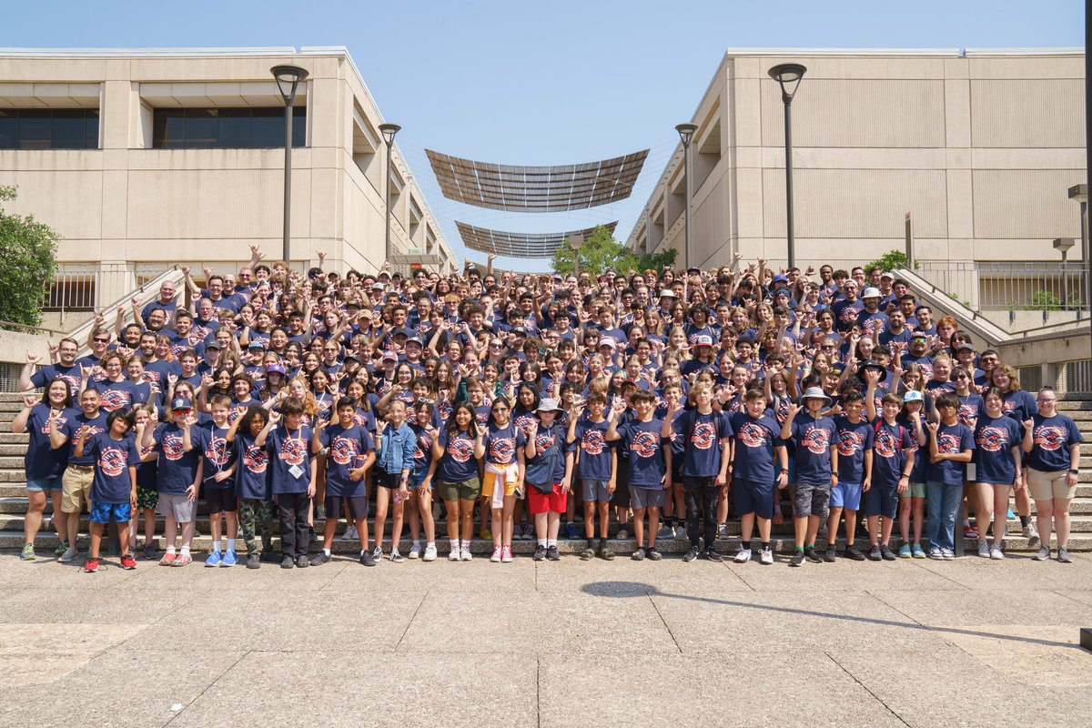 #ThrowbackThursday to our record-size class for last year's SBI! 😮 It was a blast for our campers, and we're looking forward to hosting so many young musicians once again next weekend!

You can join the fun by registering for our SBI summer camp at utsamusiccamps.com!
