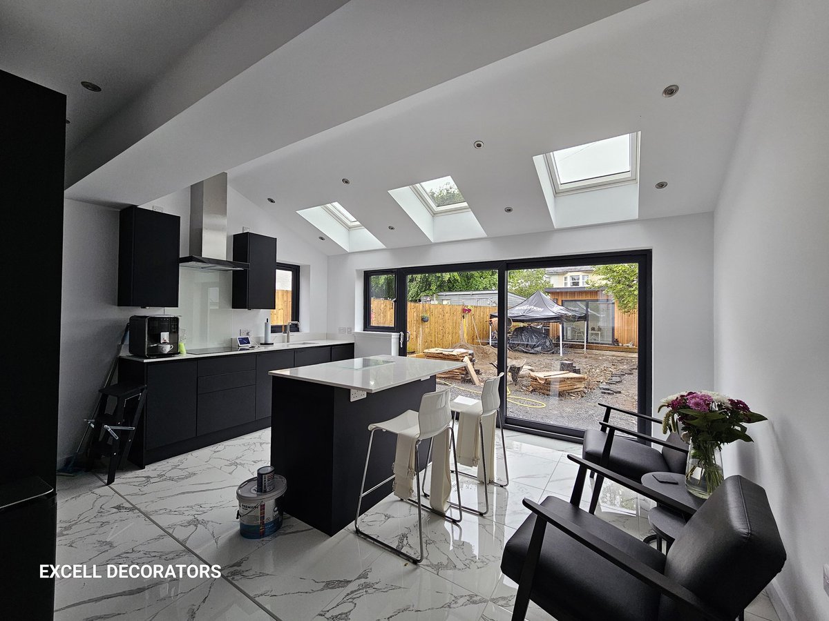 excelldecorator's tweet photo. Stunning kitchen recently completed 😍 https://t.co/jcWJiid8LO