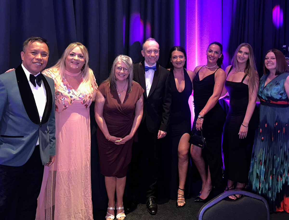 GoalsOlivers's tweet photo. … and this happened. So proud of our @WeAreLSCFT #DIALOG+ team for  #HSJ_Awards Improving Mental Health Through Digital 👏🏽👏🏽👏🏽 @ChrisOliverNHS @davidfillingh14 @DrGarethEThomas @MartinUrty1 @Mcguiganemma @LSCftCulture @HoldcroftLaura @Amyd29091 @Bex2079 @ClareBensonMH @JMcDonnell5 @LauraGrundy1983 @AbiHiltonNHS @LesleyP222 @pauljebb1 @ExperienceLSCFT
