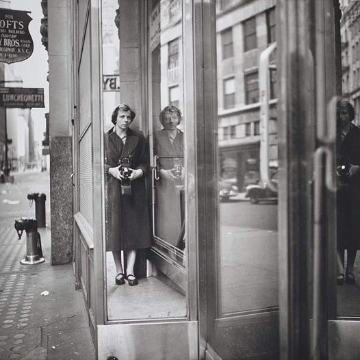 slobodan_ukic's tweet photo. Vivian Maier
Untitled Self Portrait, Undated.
#vivianmaier #vkac #verocskakoschsartcorner https://t.co/VBV8TwAW67