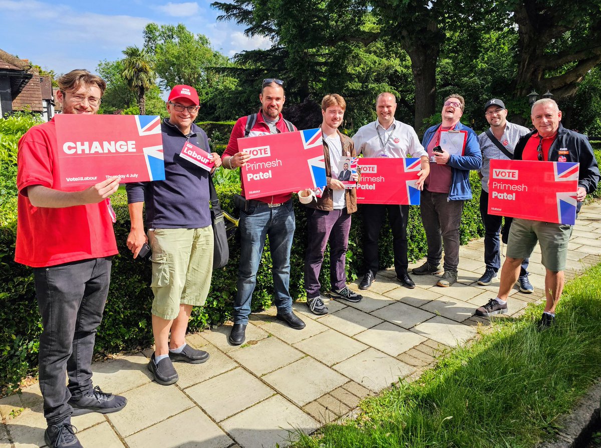 Deangilli6's tweet photo. Great canvassing sessions in #HarrowEast this evening. The General feedback was a desire for Change and a vote for Labour for that Change . Big thanks to Cllrs from Brent who came over to support @PrimeshPatel ✊🏻🌹 https://t.co/3OTmkqm6kI
