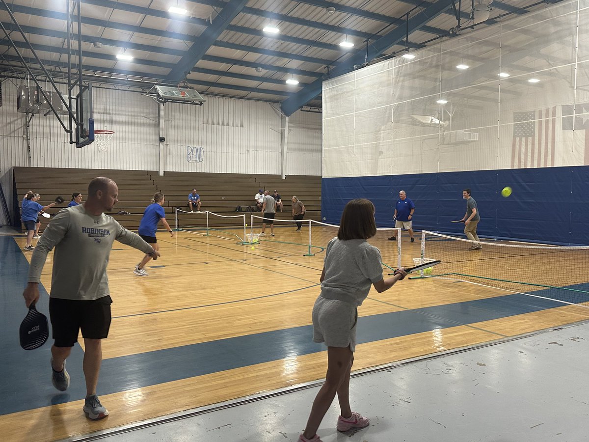 When you close our summit with team reflection, SEL time, sweet treats and door prizes everyone is all smiles even in the summer at a PD! Learning together is SWEET in RISD! #RobinsonISD