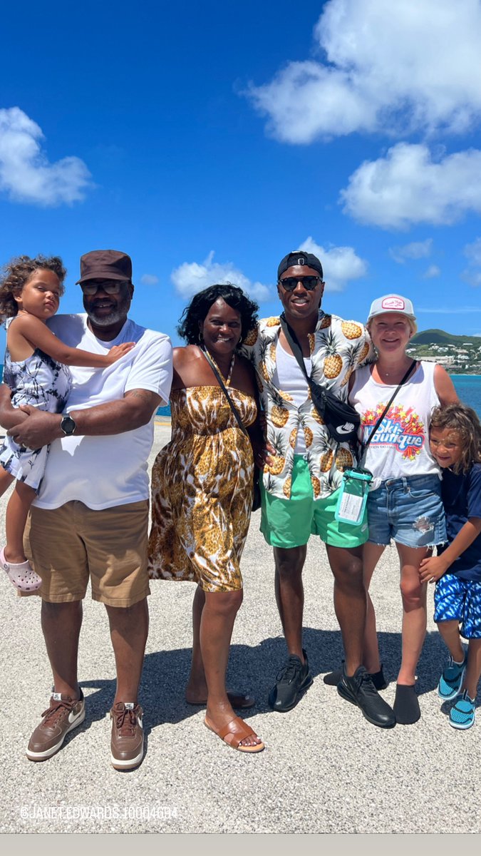 Statement from Tori Myslajek on the loss of her long-time partner, Officer Jamal Mitchell

“Our family is completely devastated by our recent loss. Jamal was our whole world. His greatest joys in life were his children: Koen, 20, Jalen, 9, Kaden, 7 and little Macen, 4.