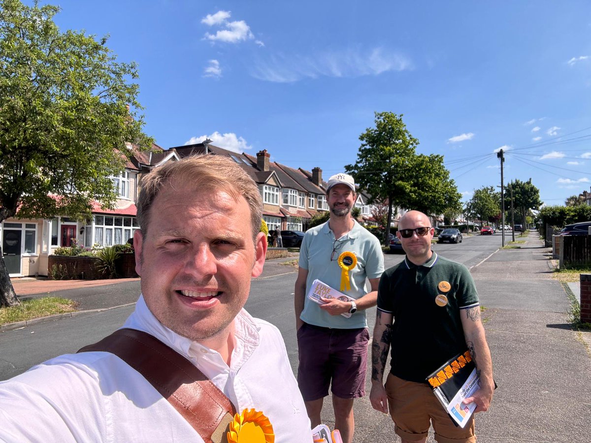 jasonjamesstone's tweet photo. Lots of great conversations on the doors of #NorthCheam #SuttonWest #WorcesterPark #Carshalton #Wallington and #Beddington the last few days. Many fed up with the Tories and going to #VoteLibDem! @LukeTaylorLD for #SuttonandCheam and @Bobby_Dean for #CarshaltonandWallington https://t.co/3NuyEXnEek