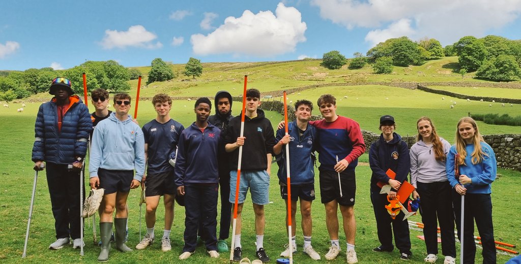 HelenEmmett21's tweet image. Our Year 12 geographers @ScarColl have had an excellent day collecting data from the River Dove in Farndale for their IB Internal Assessment. #Nationalfestivaloffieldwork #geography #IBDP #Farndale