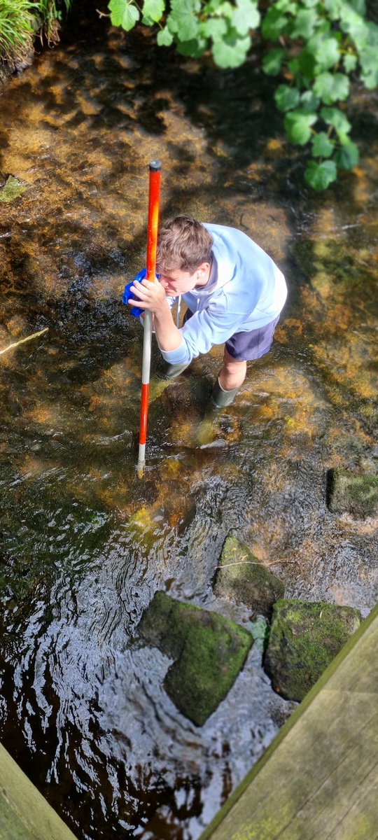 HelenEmmett21's tweet image. Our Year 12 geographers @ScarColl have had an excellent day collecting data from the River Dove in Farndale for their IB Internal Assessment. #Nationalfestivaloffieldwork #geography #IBDP #Farndale