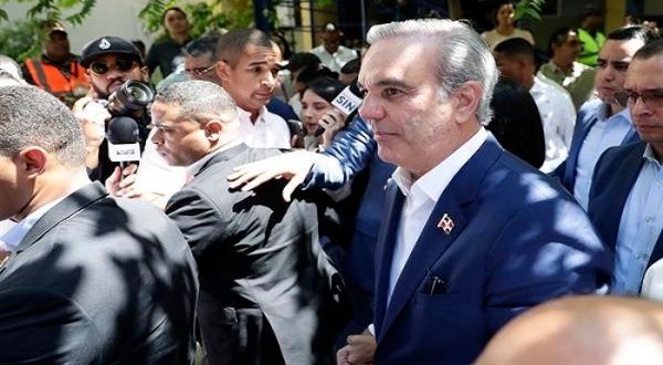 Luis Abinader es reelecto presidente de República Dominicana dlvr.it/T7wjv7