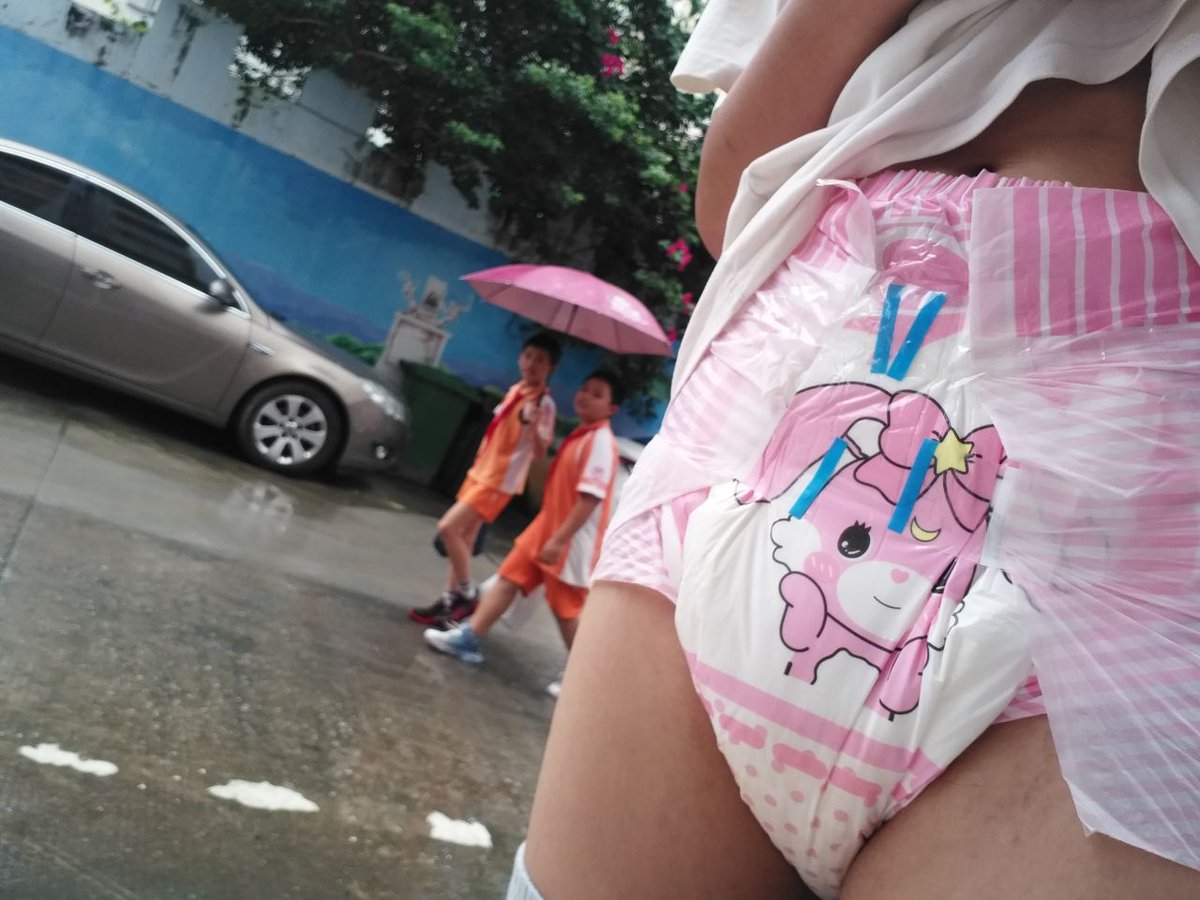 Moss_ABDL's tweet photo. 超级喜欢被小朋友看见尿布 #abdl #diaper #纸尿裤 https://t.co/7f3nyT4BRo