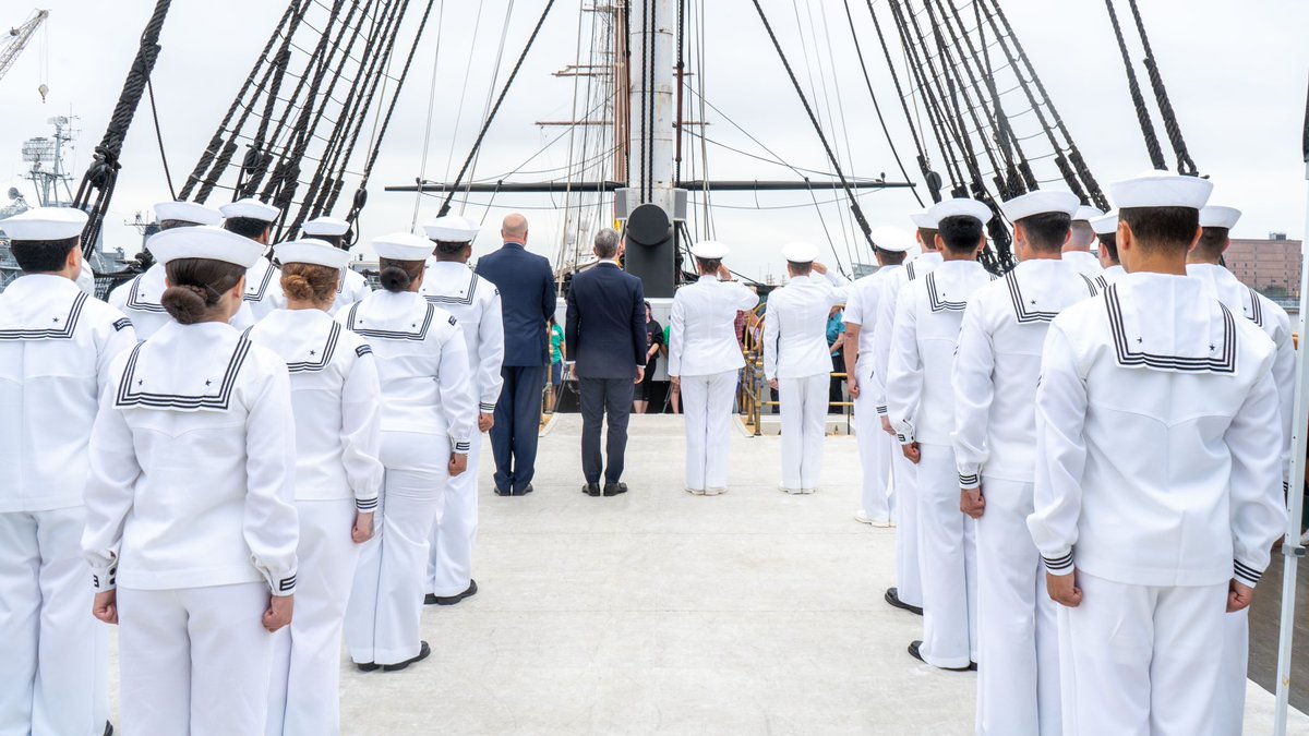USS CONSTITUTION tweet media