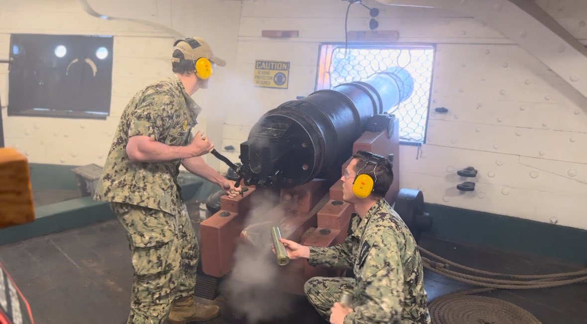 USS CONSTITUTION tweet media