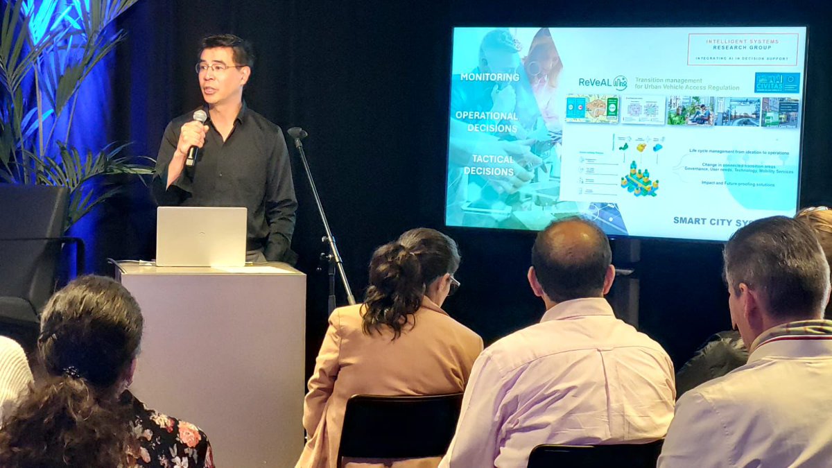 Para cerrar la agenda de la Comunidad de Rectores, visitaron la Universidad de Gante, reconocida entre las 100 mejores a nivel mundial. Su compromiso con la investigación y la innovación se destaca por sus 84 patentes, 1,356 spin-offs y su participación en 140 proyectos ERC.