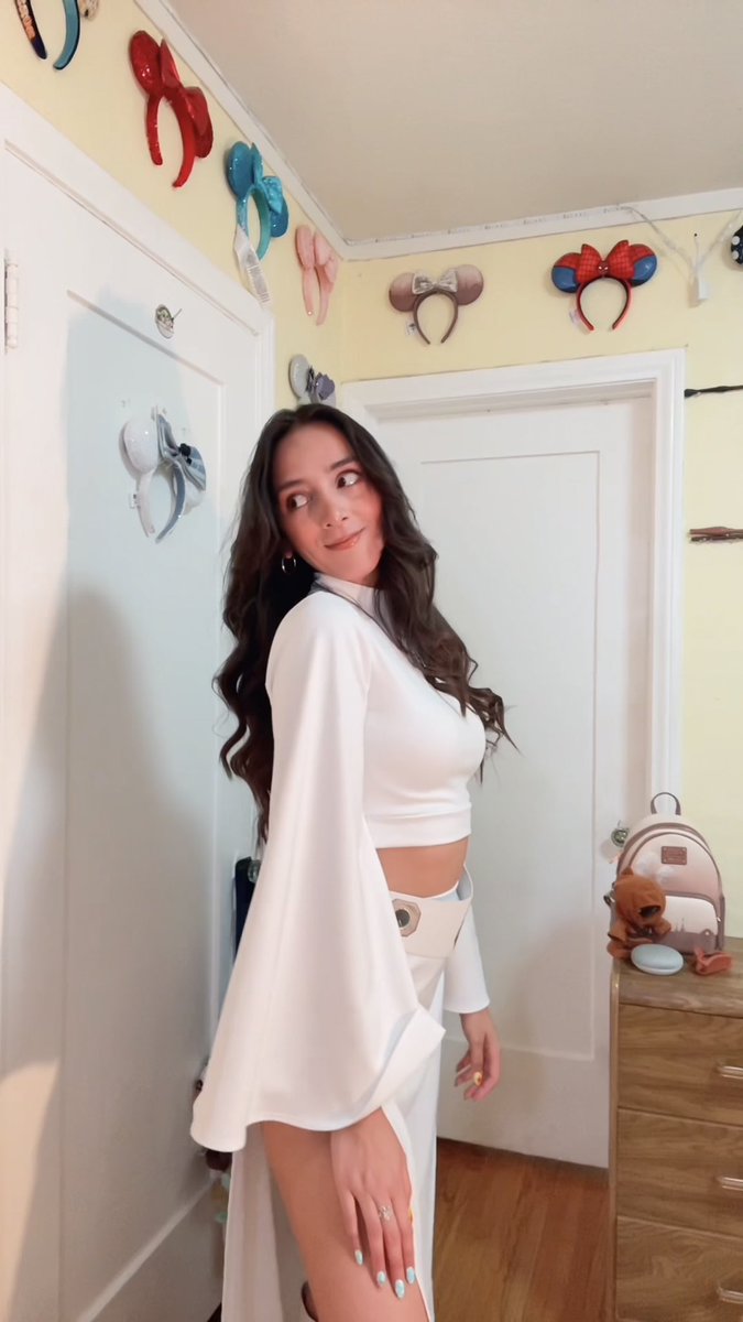 theonlysusy's tweet photo. Aren’t you a lil short for a stormtrooper? #princessleia #starwarsfan https://t.co/jSJOywZtru