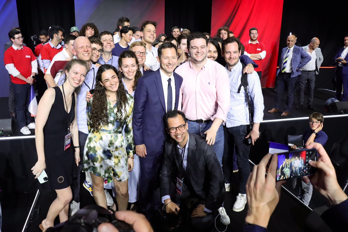 À quelques heures de la fin de la campagne : Bravo &amp; merci à la team LR x FXB pour cette belle aventure ! 🫶❤️‍🔥

Dimanche, on met la concu dans le rétro comme Zinédine en 2006 🚀 #dimanchepasdeblague #oncommenceà7 #onfinità … #brefmigraine #votezfxb #dreamteam #meslouveteaux