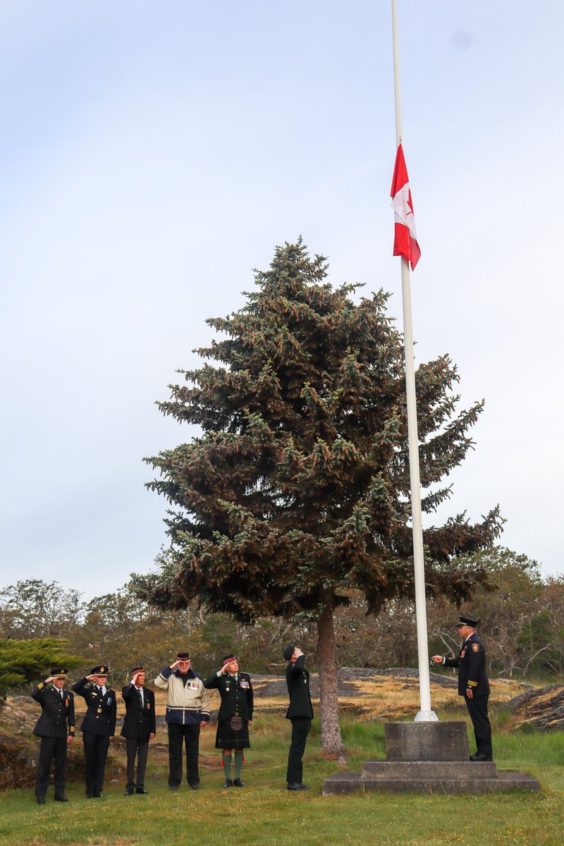DistrictOakBay's tweet photo. This morning, on the 80th anniversary of D-Day, a Canadian Flag that flew over Juno Beach was raised at the Cenotaph.

Thank you to everyone who ensured this anniversary was honoured, including the Canadian Scottish Regiment, Mayor and Council, @OakBayPolice and @OakBayFireDept. https://t.co/nOudscSnZJ
