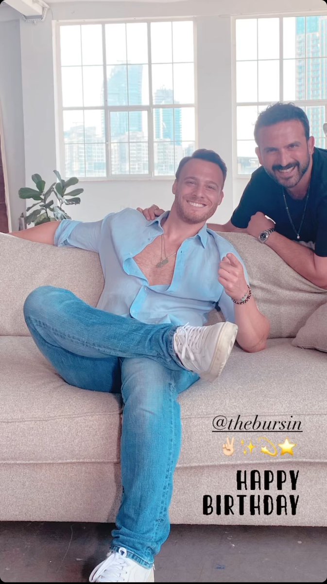 🇪🇸 Bürak Şengül ha compartido esta foto junto a Kerem Bürsin felicitando al actor por su cumpleaños

🇬🇧 Bürak Şengül has shared this photo with Kerem Bürsin wishing happy birthday to the actor

#KeremBürsin