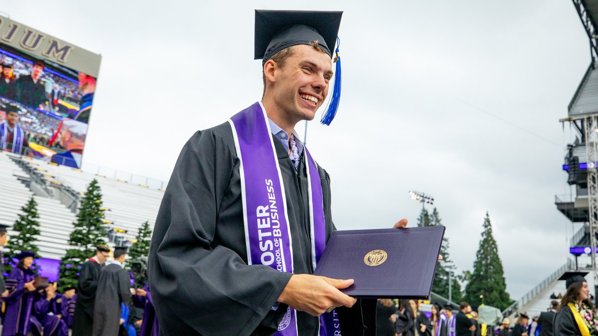 UWTyeeClub's tweet photo. Pursuing degrees from a world-class, highly-ranked university isn't easy — but @UWAthletics' student-athletes are thriving with the help of donor-funded academic support.

Read story: https://t.co/LWsSQFwtCL

#GoHuskies x #TyeeDifference https://t.co/QYgFpJhDeN