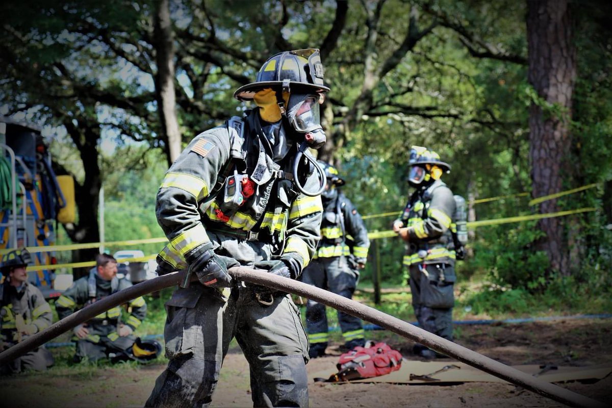 NHCFR's tweet photo. #ThrowbackThursday to last week's live burn.
This was a valuable opportunity for NHCFR members to receive training and enhance their skills to better serve New Hanover County's citizens, community, and property.
#NHCFR #firefighters #liveburn https://t.co/dlV5T2pKwf
