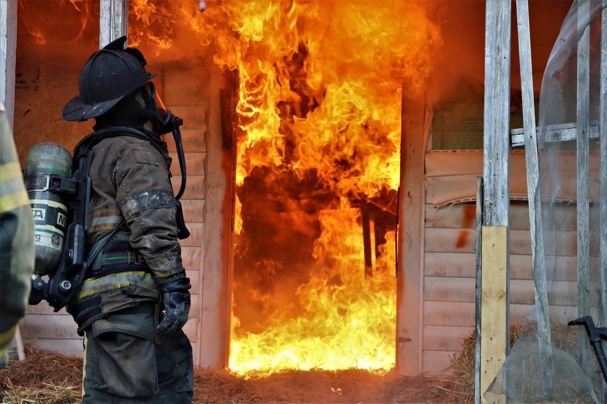 NHCFR's tweet photo. #ThrowbackThursday to last week's live burn.
This was a valuable opportunity for NHCFR members to receive training and enhance their skills to better serve New Hanover County's citizens, community, and property.
#NHCFR #firefighters #liveburn https://t.co/dlV5T2pKwf