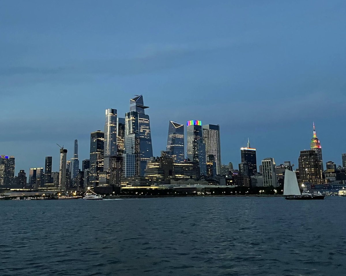 cartercote_'s tweet image. hosting a meetup for young builders &amp;amp; founders in nyc

we’ll talk about our goals, and keep each other accountable for reaching those goals this summer. 💪

must be a student/recent grad. 

dm me if interested!
