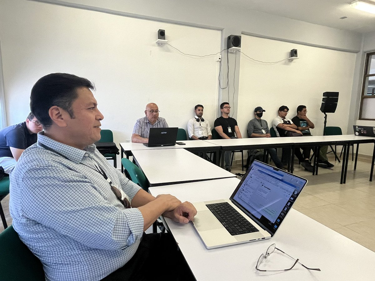 Beto Ochoa-Ruiz tweet media