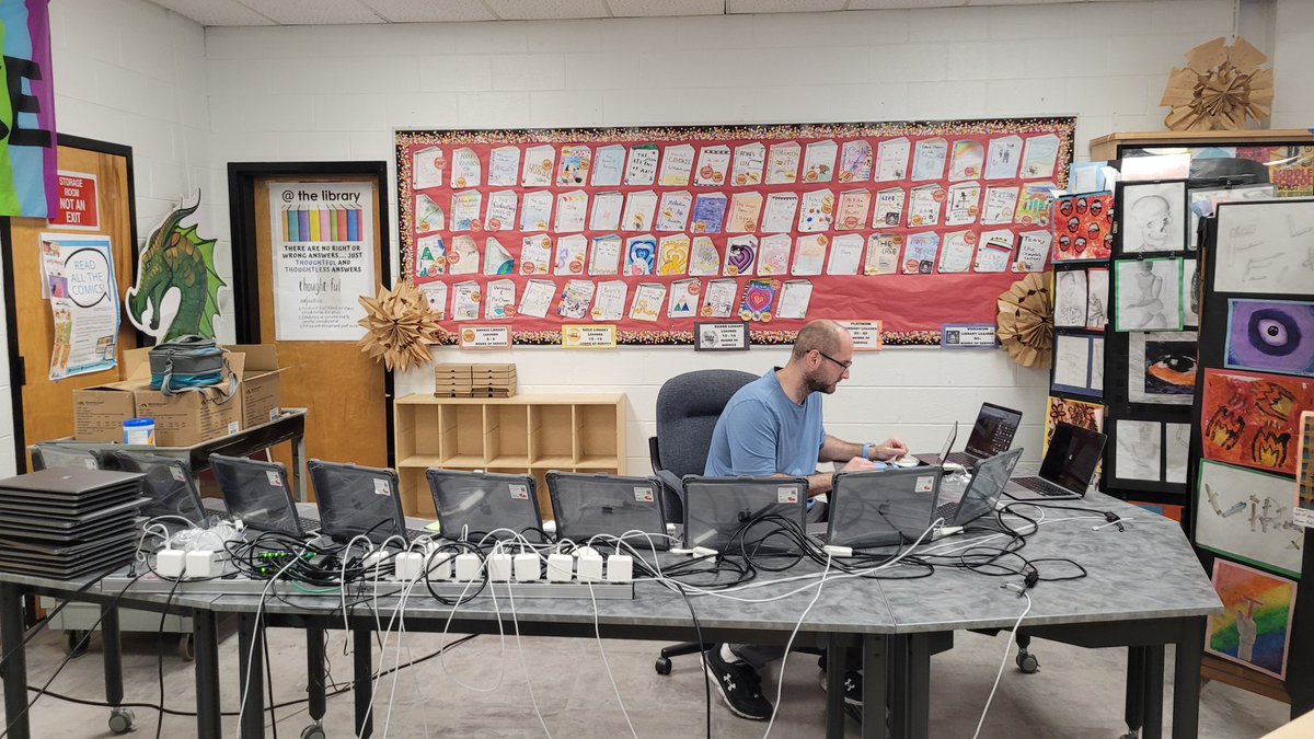 renumendiratta's tweet photo. Today, we are thankful to our school technician, Mr. Conway for helping staff with their new Macbooks! Your expertise made a huge difference @WWMSEdison #WeAreOneEdison https://t.co/mjznk2pLWo