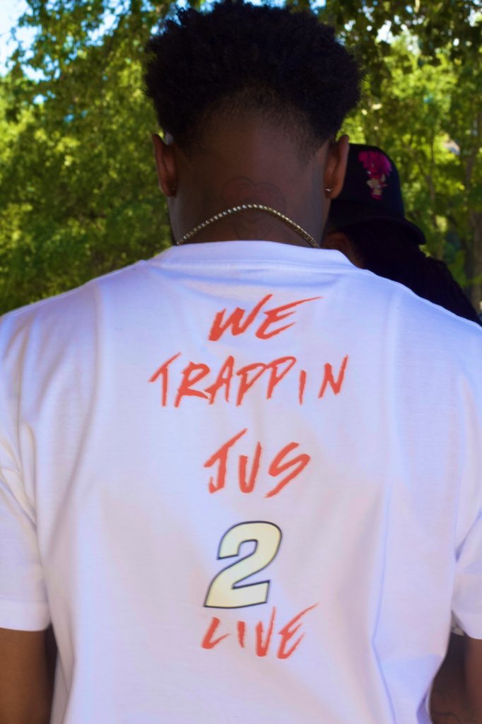 bvnkboy1's tweet photo. $ummer 24 loading…. https://t.co/gPeAjmZu8l