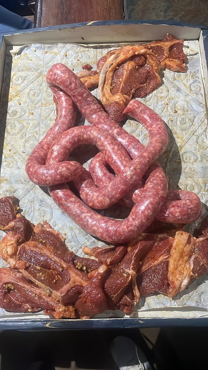 NoLimits_8's tweet image. After wrap with crew and cast 👏🏿🤌🏿

Limpopo you warm beaut 😘🤌🏿

#makingtv