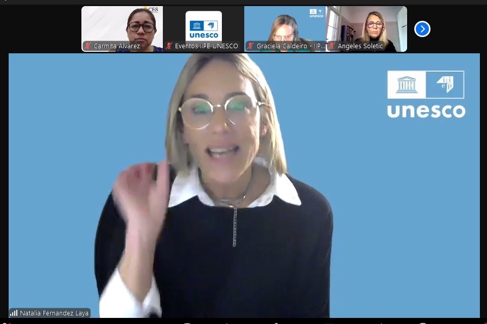 ces_ec's tweet photo. ↪️ | Carmita Álvarez, consejera académica del CES, asiste al seminario en línea: “Construir el futuro: la integración de la IA en las Políticas Educativas”, organizado por IIPE UNESCO (@IIPEUNESCO_BA). https://t.co/AqJ7SiamID