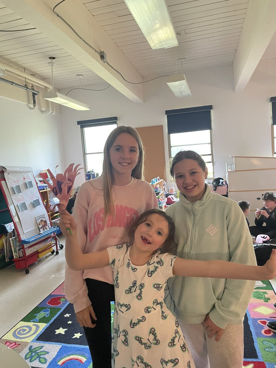 Our Grade 6’s and Kinder-buddies crafted up some beautiful hand-print tulips to decorate the gym for both of their special days coming up! What a beautiful connection that’s been made between our oldest and youngest students🌷 <a href="/SFOAschool/">St.Francis of Assisi School</a> <a href="/PenneDyer/">Penne Dyer</a> <a href="/MissSacrey/">tanyasacrey</a> <a href="/KristaJColes/">Krista</a>