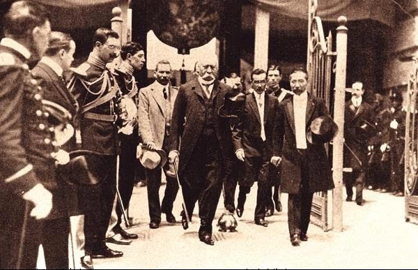 DonPorfirioDiaz's tweet photo. 🌐 Porfirio Díaz usó la diplomacia para mejorar la imagen internacional de México. Recibió a inversores y diplomáticos extranjeros para mostrar un México "moderno" y "civilizado". #DiplomaciaPorfiriana https://t.co/Eb7PPwDUgy