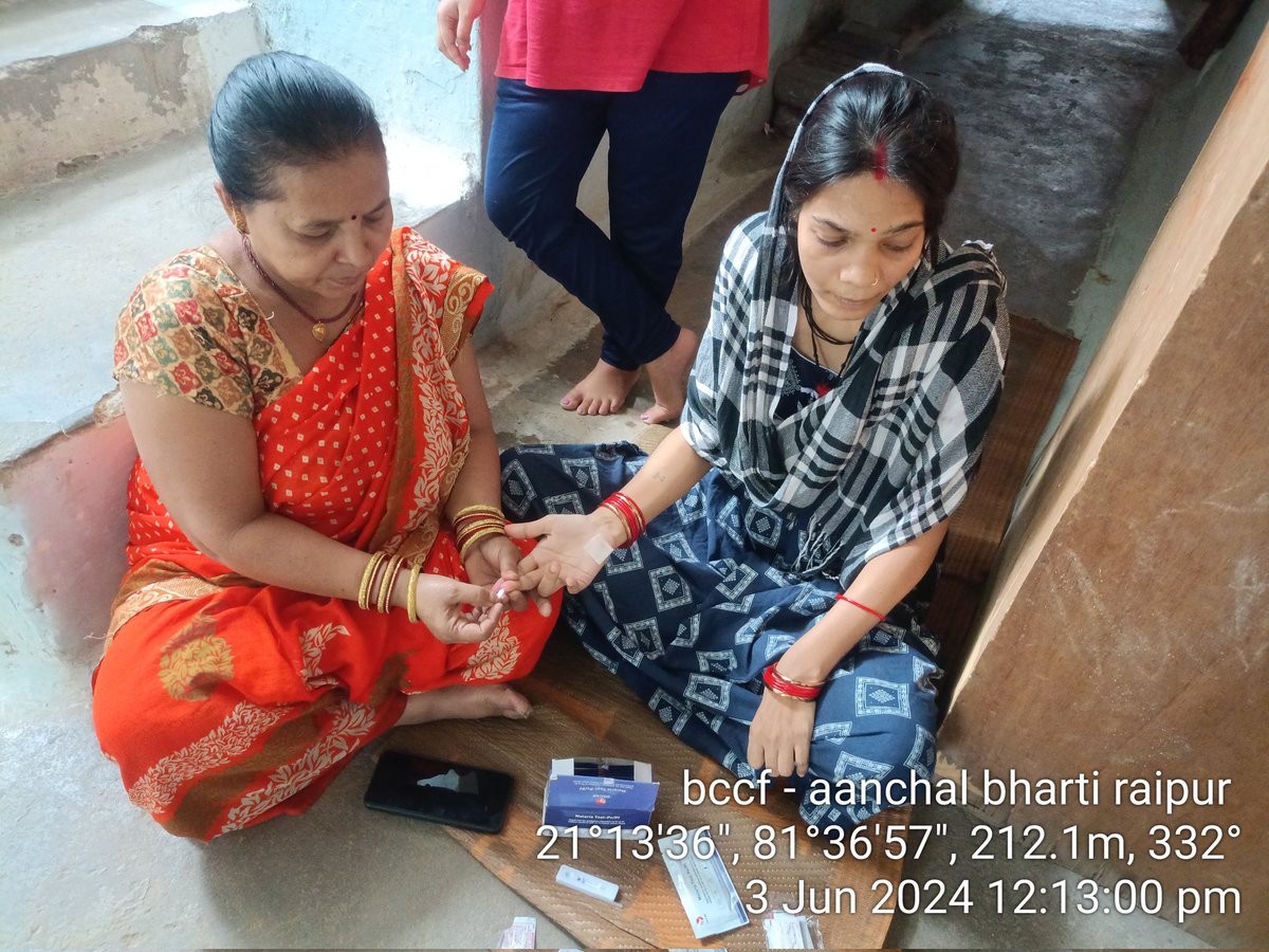MistyBharti's tweet photo. एंबेड परियोजना फैमिली हेल्थ इंडिया टीम रायपुर एरिया में चौपाल के द्वारान लोगों को डेंगु मलेरिया रोकथाम हेतु जानकारी दी साथ ही गर्भवती महिलाओं की परिक्षण किया और लार्वा मिलने से खाली कराया  @Avdheshsingh_ @RaipurDistrict @sksomya #Embed2EndDengue #Embed2EndMalaria @GodrejGroup https://t.co/ncO8BpvMVI