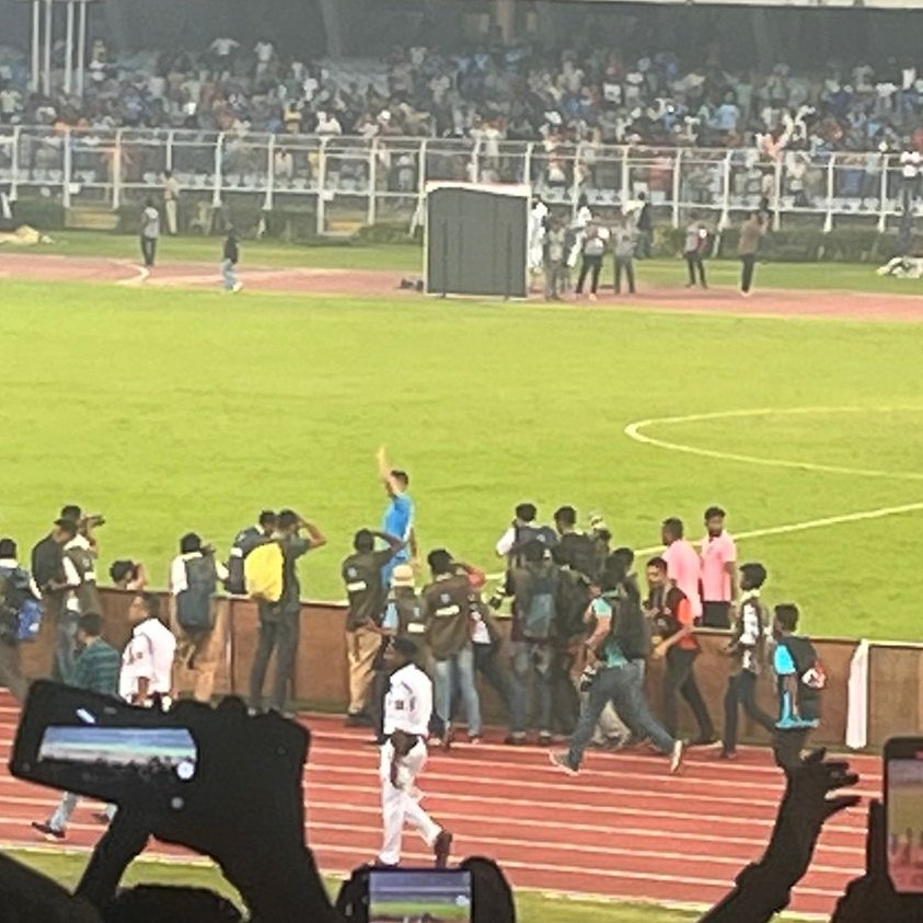 DrPareek_06's tweet photo. After no.7, Bidding goodbye to another fav.jersy tonight .. ⚽#JersyNo.11 

#sunilchhetri 🙌🏽
#indiavskuwait https://t.co/kT6fg5Dg5v
