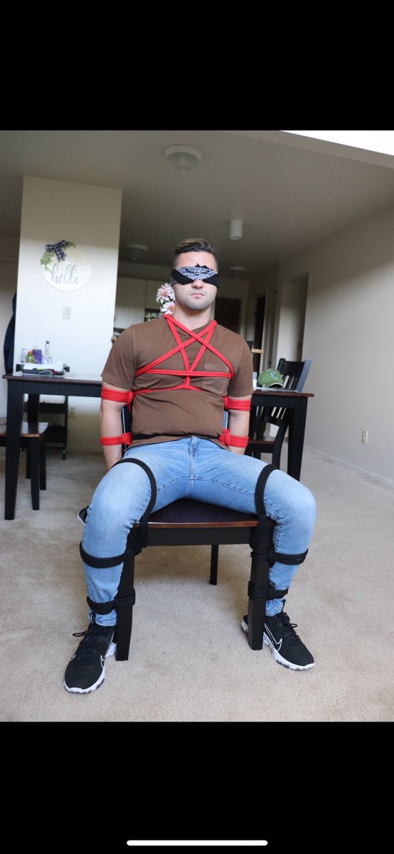 CSneakerbound_97 tweet media