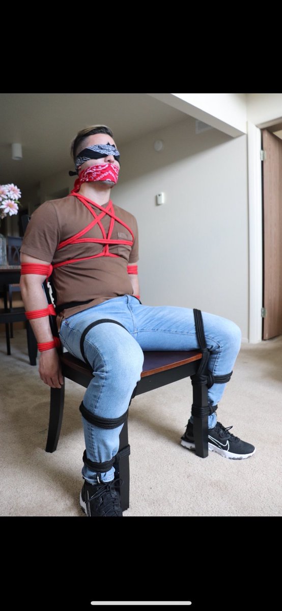 CSneakerbound_97 tweet media