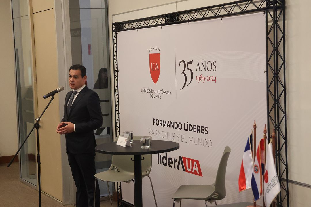 uap_py's tweet photo. Celebramos la visita del Ministro de Relaciones Exteriores de nuestro país, Rubén Ramírez Lezcano, a la @autonomadechile, institución que trabaja junto a la #UAP para entregar formación de calidad en ambos países con alianzas para estudios de pre y postgrados. https://t.co/8rPQtGN4LC