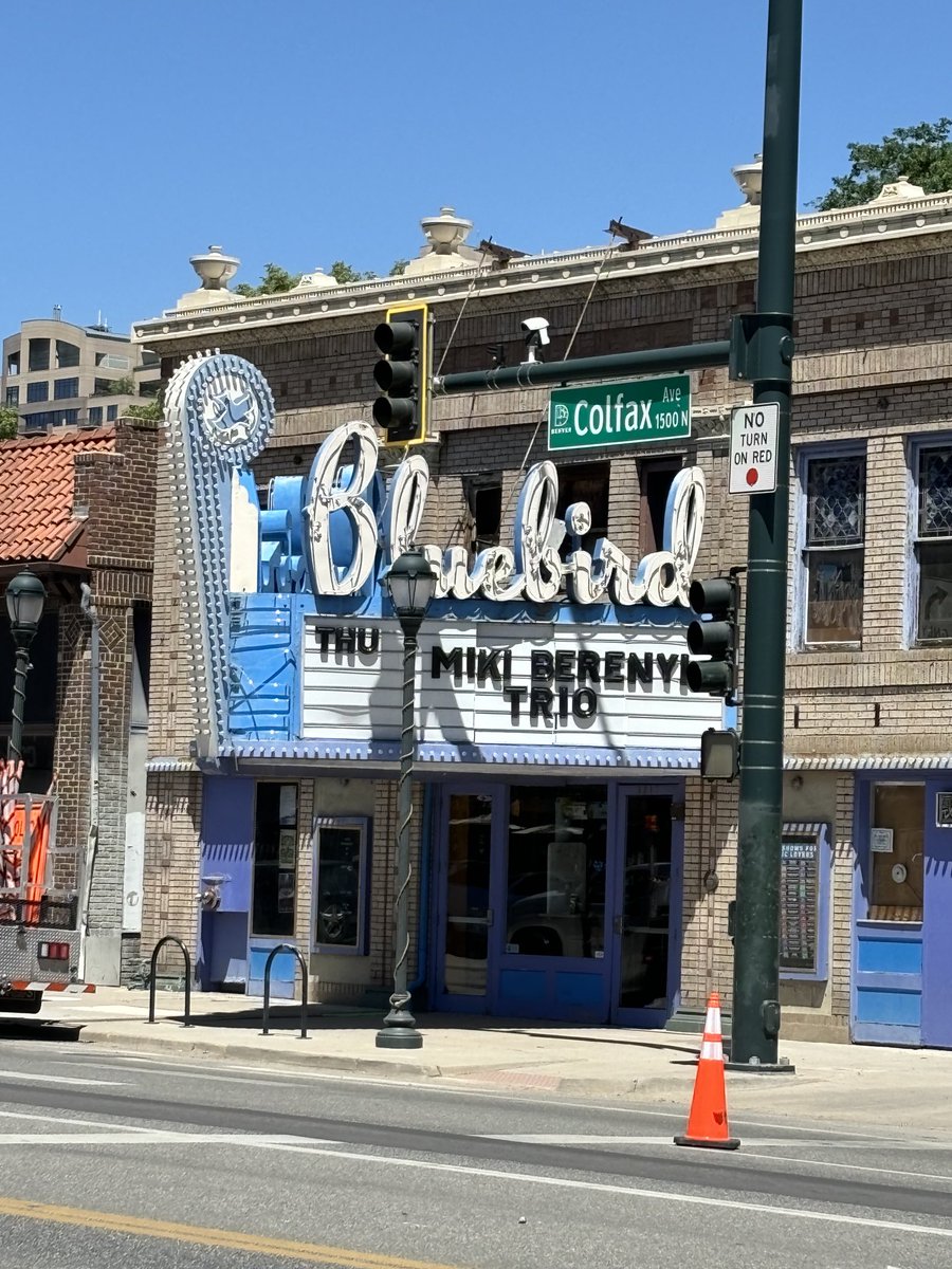 Miki Berenyi tweet media