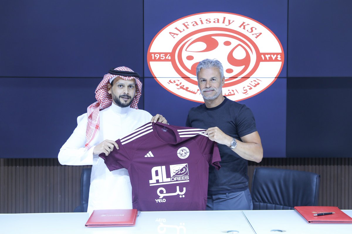 ✍🏻 | أنهت إدارة النادي #الفيصلي ممثلة بالرئيس التنفيذي الأستاذ سلمان بن ناصر الضاوي إجراءات التعاقد مع المدرب البرتغالي  " فيليب غويفا " ليتولى بموجبه القيادة الفنية للفريق الأول لكرة القدم ، وذلك بحضور رئيس مجلس الإدارة المهندس عبدالمجيد بن عبدالعزيز العميم