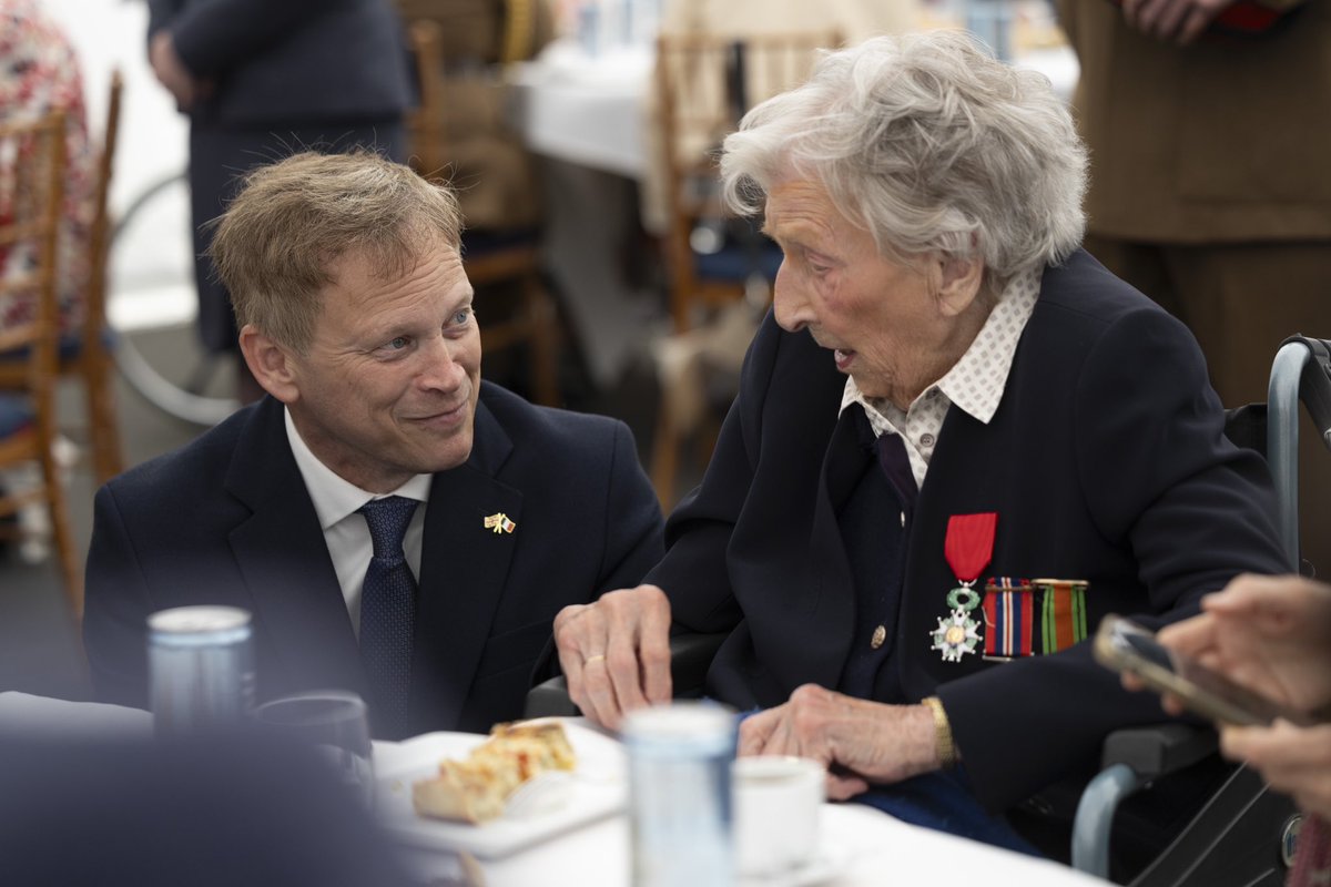 grantshapps's tweet photo. D-Day Heroes. https://t.co/w5eD6Ycu7e