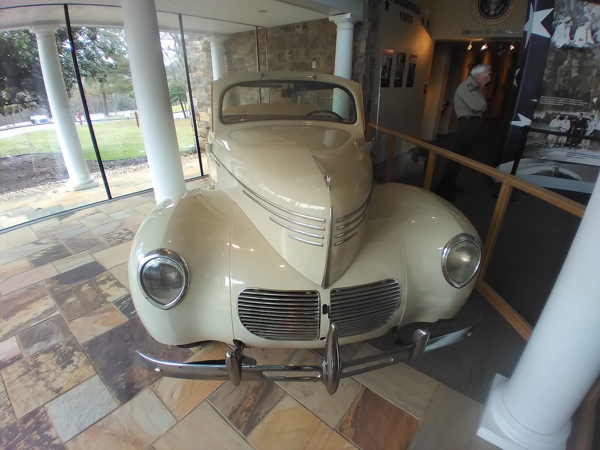 OfficialLWH's tweet photo. More pictures of the 1940 #Willys Model 440. #FDR #LWH @FDRLibrary @NPS_HydePark @GaStateParks #Jeep #Americar https://t.co/VKx4ecfnaG
