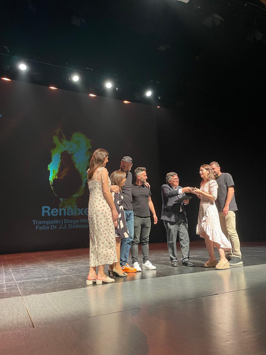 ADCV_com's tweet photo. #PremiosADCV2024
Otras áreas del diseño

ORO - 'Renàixer', de @TrampolinDesign, @DiegoMir8 y @fase_studio 
Para @FallaJJDomine

PLATA - 'CRIT. Cronología crítica del diseño'
De @Makeatuvida 

#SomADCV #SomosADCV #PremisADCV2024
➕👇 https://t.co/USWsz7sikJ