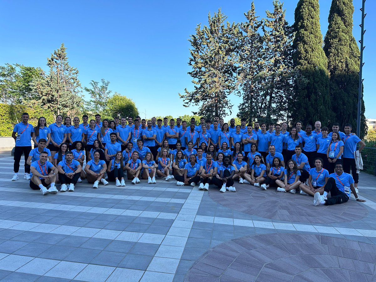 atletismoRFEA's tweet photo. ¡Ya estamos todos! 🤩

#EspañaAtletismo 🇪🇸 al completo en @earoma2024 🇮🇹 con más ganas que nunca y la #PasionPorCompetir de siempre 🙌🏼❤️‍🔥 https://t.co/MkjKjG2RSm