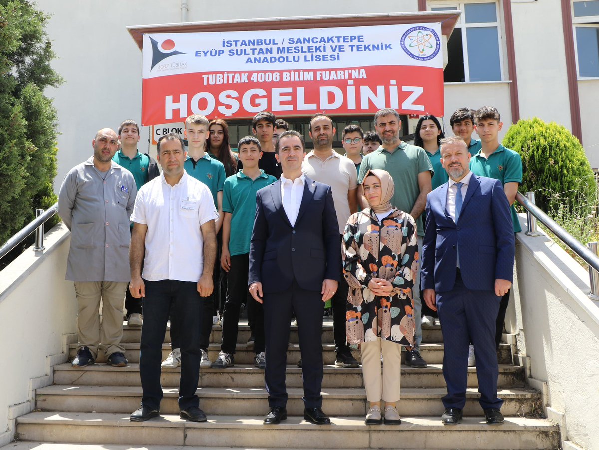 Eyupsultanmtal's tweet photo. Sayın Kaymakamımız Ahmet KARAKAYA ve İlçe Milli Eğitim Müdürümüz Sayın Hale BAĞCE ÖZBAŞ, TÜBİTAK bilim fuarımızı ziyaret ettiler. Kendilerine teşekkür ediyoruz.@tcmeb @Yusuf__Tekin @istanbulilmem @MucahitYentur @TC_sancaktepe @ahmetkarakaya37 @memsancaktepe @halebagceozbas https://t.co/Scg4ncawBU