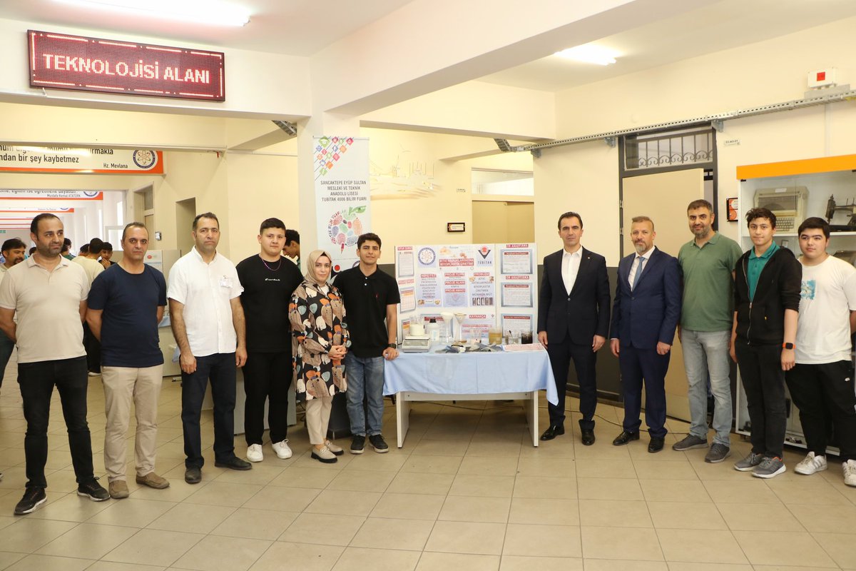 Eyupsultanmtal's tweet photo. Sayın Kaymakamımız Ahmet KARAKAYA ve İlçe Milli Eğitim Müdürümüz Sayın Hale BAĞCE ÖZBAŞ, TÜBİTAK bilim fuarımızı ziyaret ettiler. Kendilerine teşekkür ediyoruz.@tcmeb @Yusuf__Tekin @istanbulilmem @MucahitYentur @TC_sancaktepe @ahmetkarakaya37 @memsancaktepe @halebagceozbas https://t.co/Scg4ncawBU