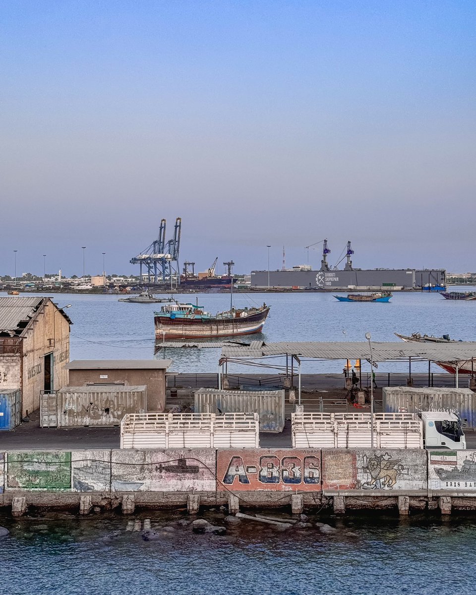 Burakakbs57's tweet photo. 📷⛴️🌊 Djibouti. #iphone #lightroo #photo https://t.co/EyaYpl8d4I