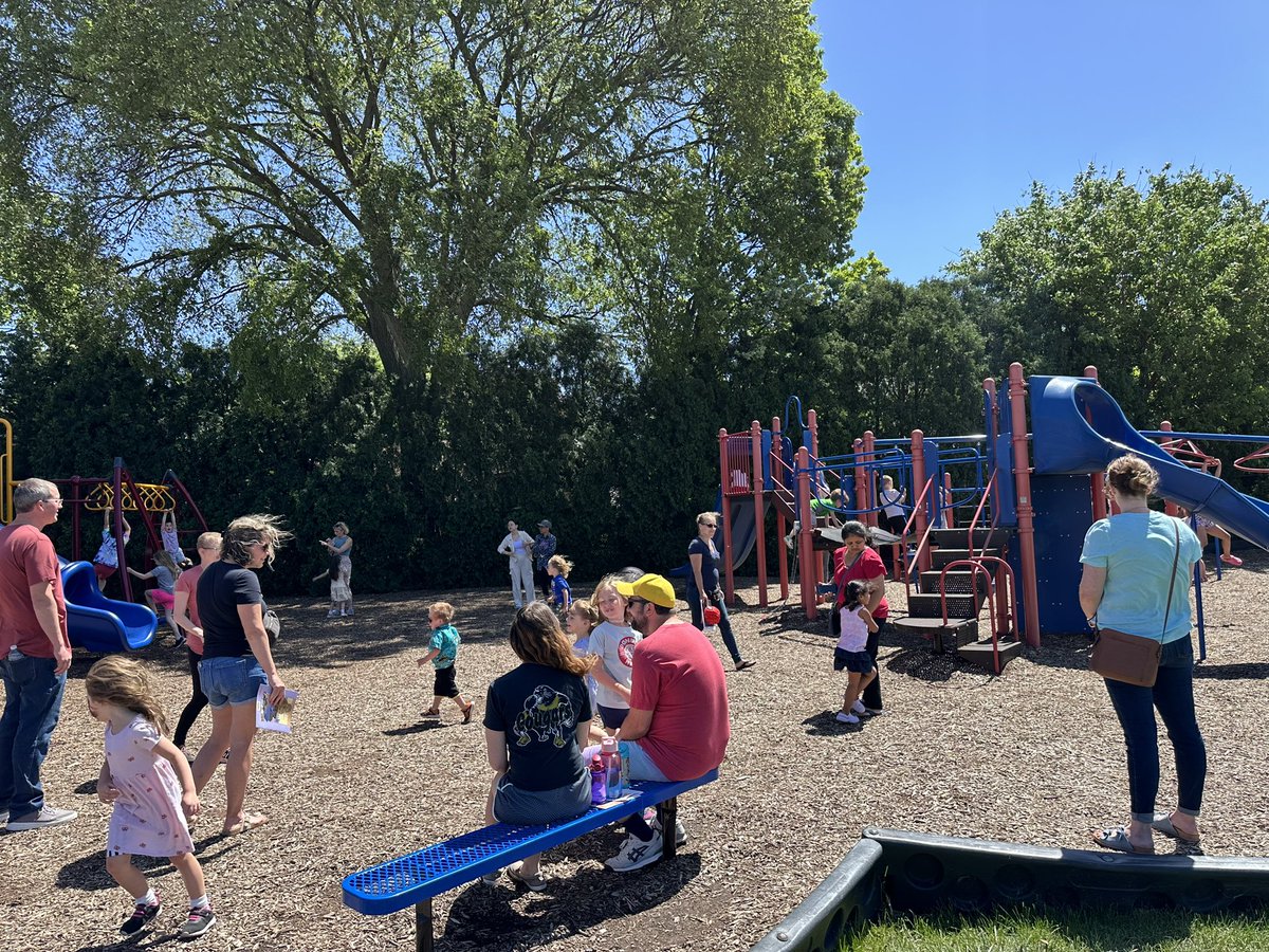 It was so nice to meet our incoming kindergarten families on the playground this morning for our kindergarten play date.  All families took home a book for some summer reading as well as a list of tips to get ready for the beginning of kindergarten.  <a href="/sdu46/">School District U-46</a> <a href="/BartlettElemPTB/">BES PTB</a>