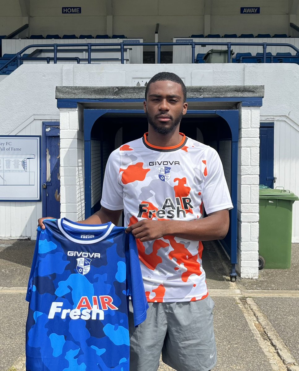 NEW ✍️ ANNOUNCEMENT 📣 NO.2

Welcome Ayo Tanimowo to Wingate &amp; Finchley. 

22 year old Ayo is an exciting full back who spent last season <a href="/walthamabbeyfc/">Waltham Abbey Football Club</a> we are really looking forward to seeing him play at the M.R.S

#WFFC 🔵⚪️🔵⚪️ #PRIDEofFINCHLEY
#NEWSIGNING
<a href="/IsthmianLeague/">The Pitching In Isthmian League</a>