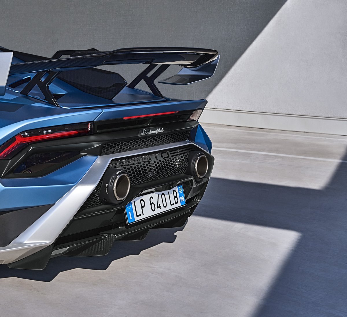 Lamborghini Dallas tweet media