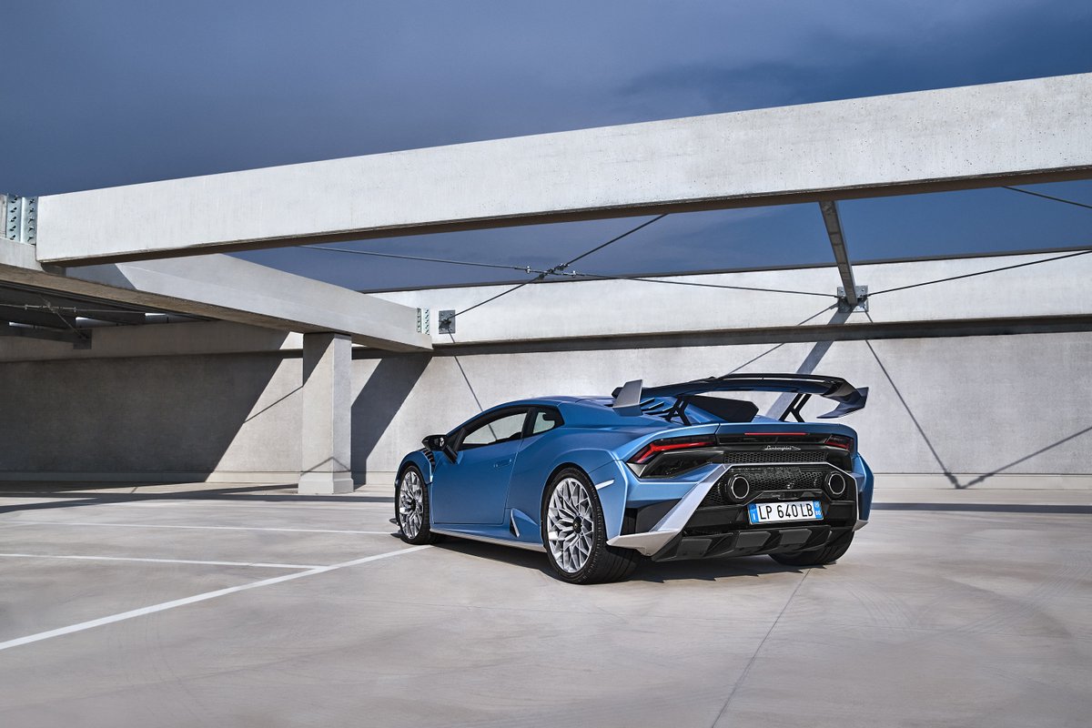 Lamborghini Dallas tweet media