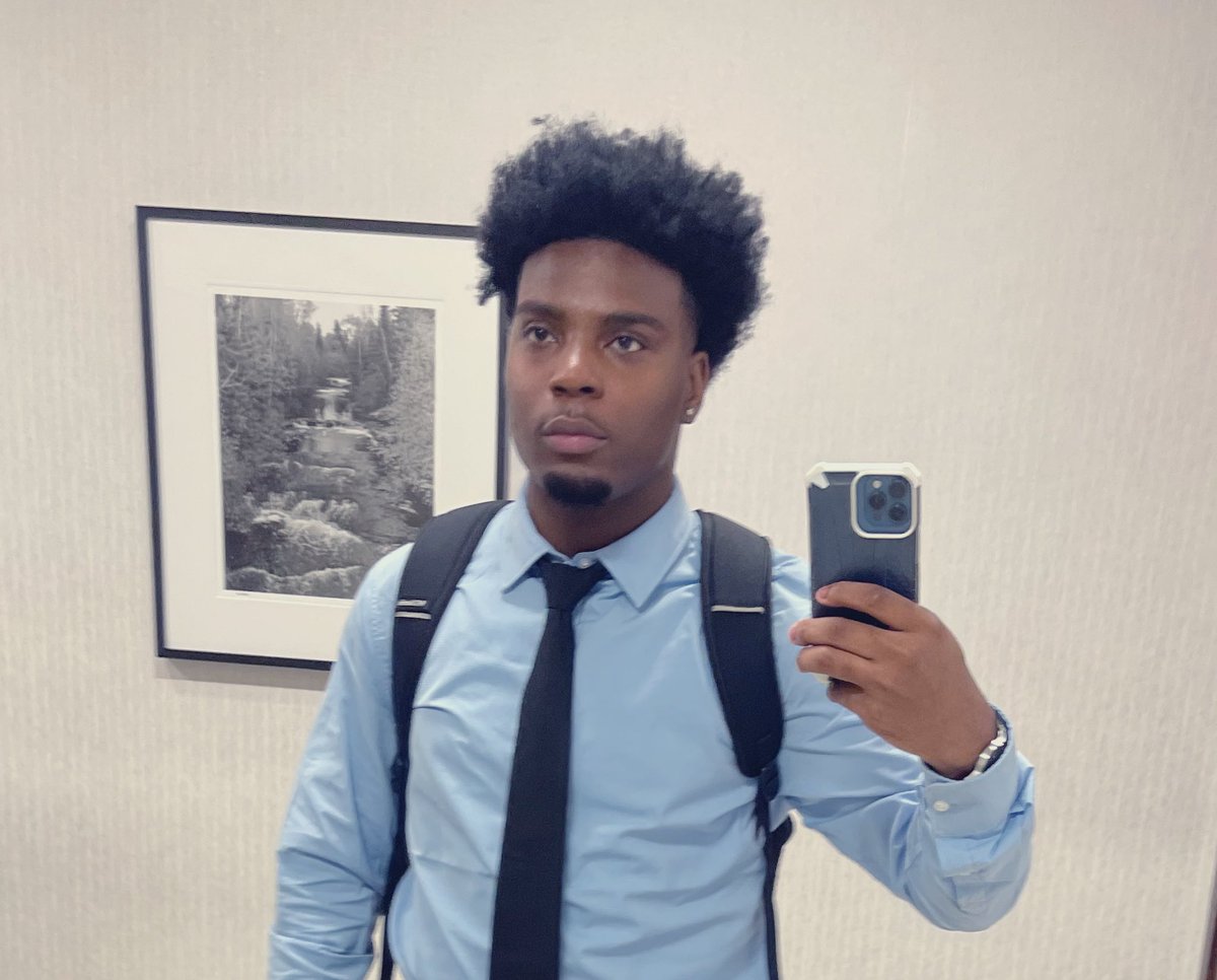 DMune_y's tweet photo. #CareerGrowth https://t.co/4WGOfnLpAt