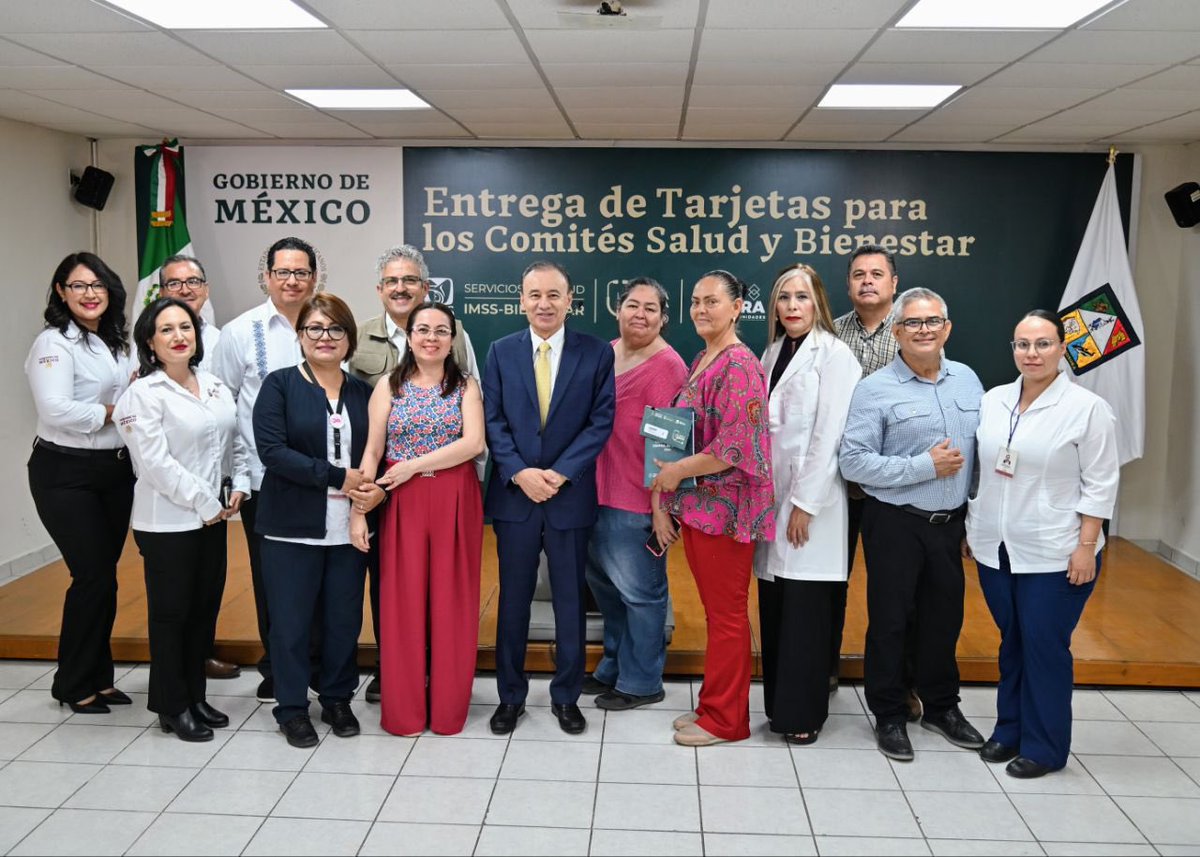 AlfonsoDurazo's tweet photo. Hoy participamos en la mañanera del presidente @lopezobrador_ para presentar el programa “La Clínica es Nuestra”. 

En Sonora entregaremos tarjetas a 220 Comités de Salud y Bienestar para rehabilitar, equipar y dar mantenimiento a los centros de salud IMSS-Bienestar de la mano de la ciudadanía.